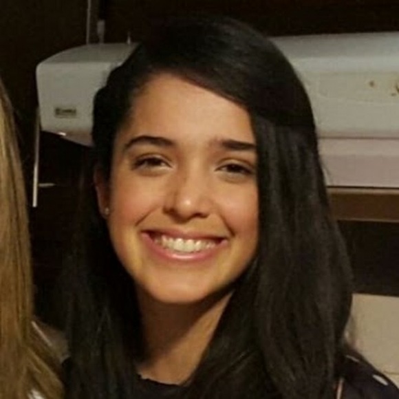 Meet your Posher, Gabriela - Picture 1 of 1